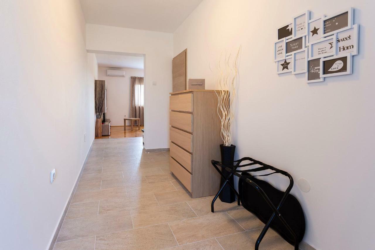 Apartmani Karoca 2 Пула Екстериор снимка