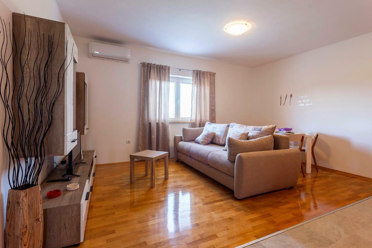 Apartmani Karoca 2 Пула Екстериор снимка