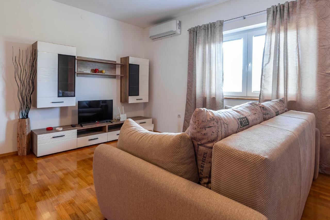 Apartmani Karoca 2 Пула Екстериор снимка